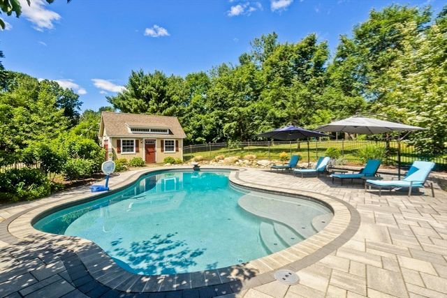 2 Deer Haven Drive, Williamsburg, MA 01039