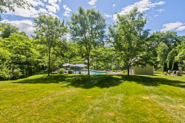 2 Deer Haven Drive, Williamsburg, MA 01039