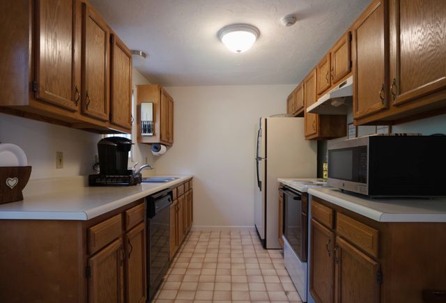 63 Plantation Rd 63, Oxford, MA 01540