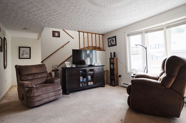 63 Plantation Rd 63, Oxford, MA 01540