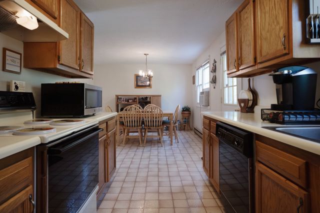 63 Plantation Rd 63, Oxford, MA 01540