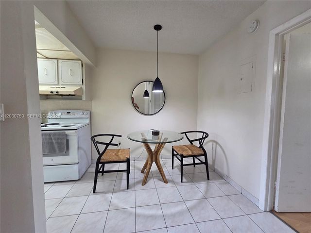 415 NE 2nd St 229, Hallandale Beach, FL 33009