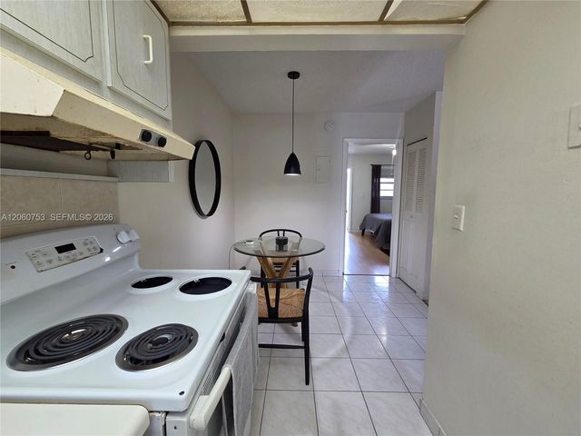 415 NE 2nd St 229, Hallandale Beach, FL 33009