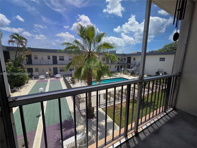 415 NE 2nd St 229, Hallandale Beach, FL 33009