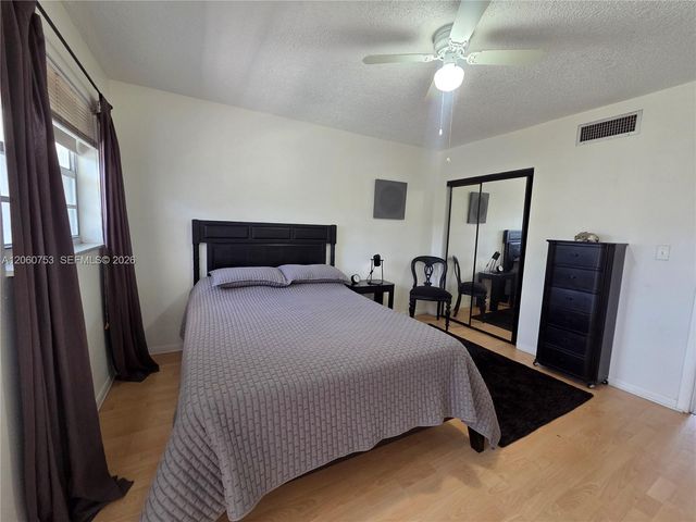 415 NE 2nd St 229, Hallandale Beach, FL 33009