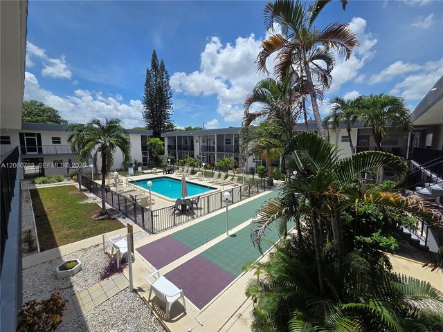 415 NE 2nd St 229, Hallandale Beach, FL 33009