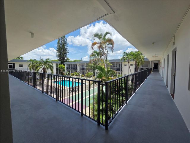 415 NE 2nd St 229, Hallandale Beach, FL 33009