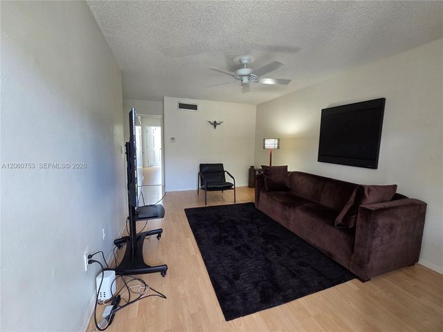 415 NE 2nd St 229, Hallandale Beach, FL 33009