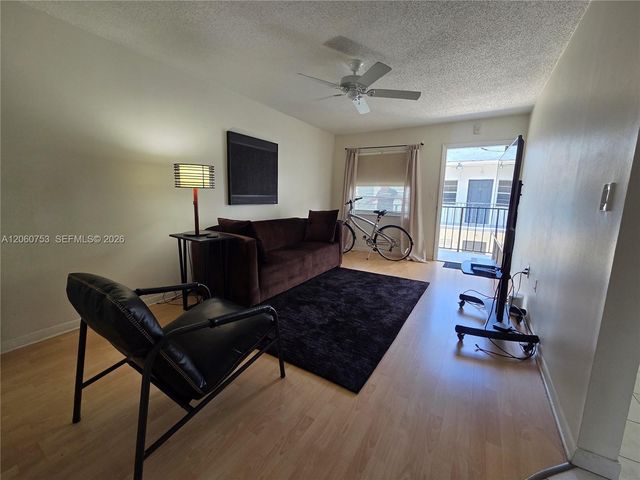 415 NE 2nd St 229, Hallandale Beach, FL 33009