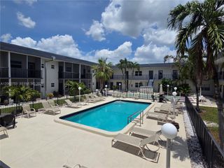 415 NE 2nd St 229, Hallandale Beach, FL 33009