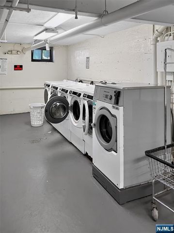 2339 Hudson Terrace C7, Fort Lee, NJ 07024