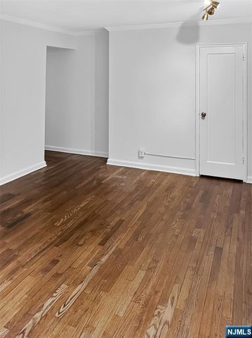 2339 Hudson Terrace C7, Fort Lee, NJ 07024