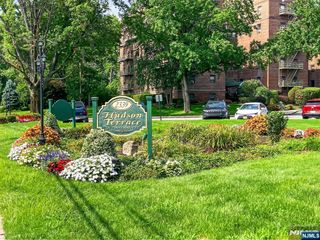 2339 Hudson Terrace C7, Fort Lee, NJ 07024