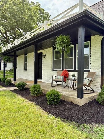 1106 College Hill Street, Pleasant Hill, MO 64080