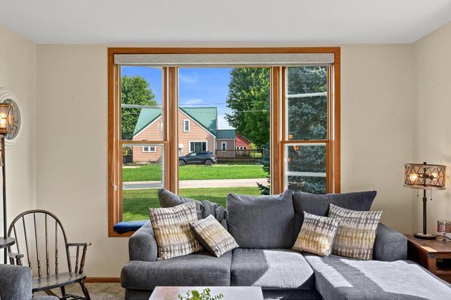 W1215 Jolly COURT, Ixonia, WI 53036