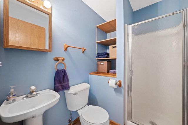 W1215 Jolly COURT, Ixonia, WI 53036