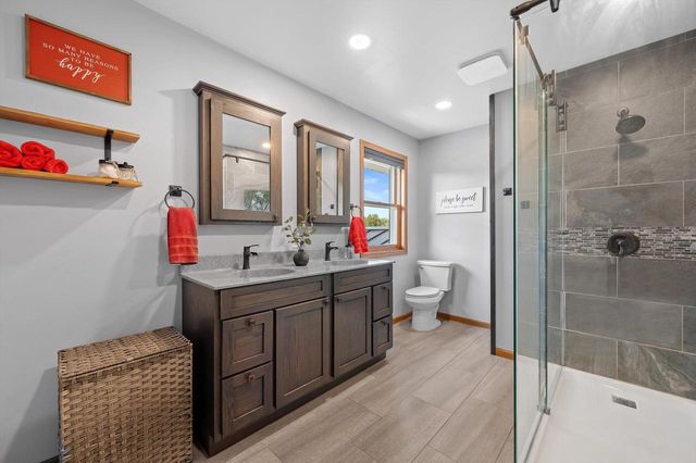 W1215 Jolly COURT, Ixonia, WI 53036