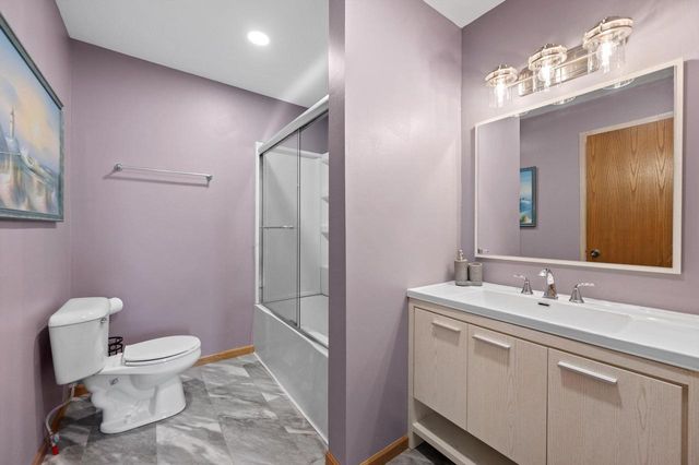 W1215 Jolly COURT, Ixonia, WI 53036