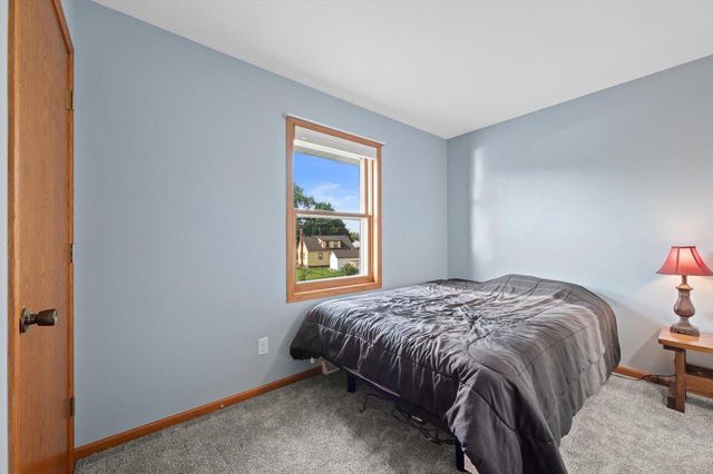 W1215 Jolly COURT, Ixonia, WI 53036