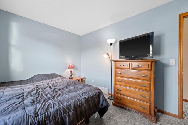 W1215 Jolly COURT, Ixonia, WI 53036