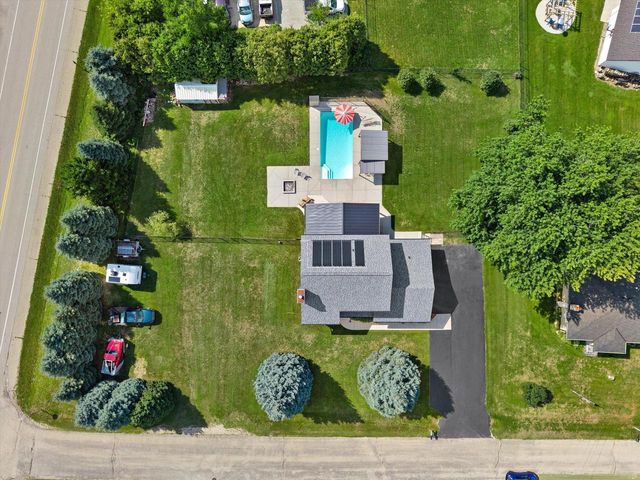 W1215 Jolly COURT, Ixonia, WI 53036