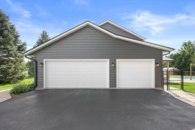 W1215 Jolly COURT, Ixonia, WI 53036