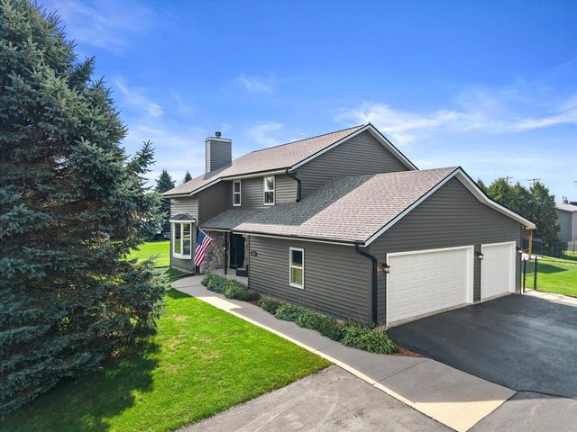 W1215 Jolly COURT, Ixonia, WI 53036