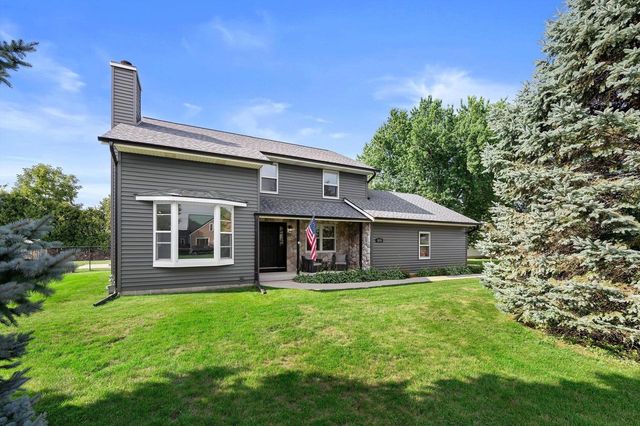 W1215 Jolly COURT, Ixonia, WI 53036