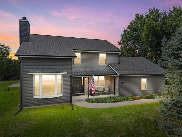 W1215 Jolly COURT, Ixonia, WI 53036