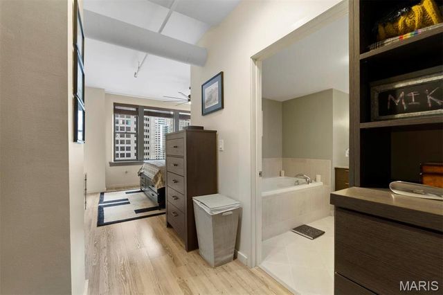 915 Olive Street 1011, St Louis, MO 63101