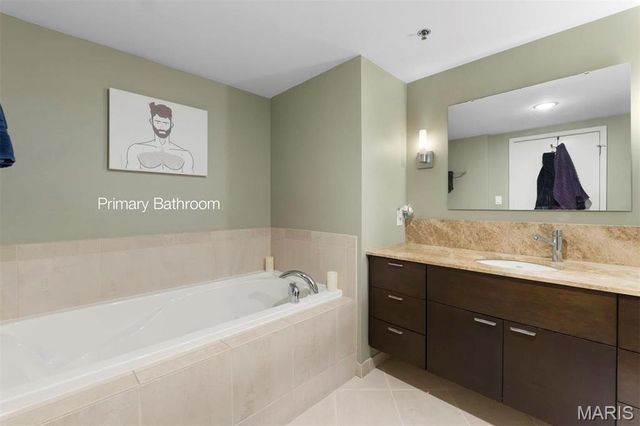 915 Olive Street 1011, St Louis, MO 63101
