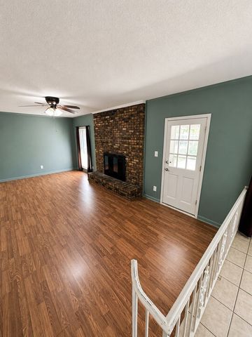 2002 Hardwick, Dothan, AL 36303