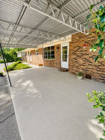 2002 Hardwick, Dothan, AL 36303