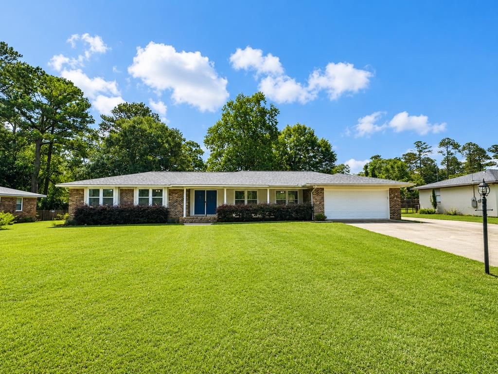 2002 Hardwick, Dothan, AL 36303