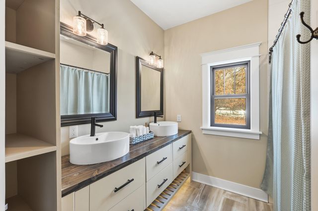 8477 84th Street Se, Caledonia Twp, MI 49302