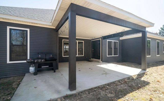 8477 84th Street Se, Caledonia Twp, MI 49302