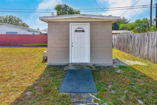 5272 48TH TERRACE N, St Petersburg, FL 33709