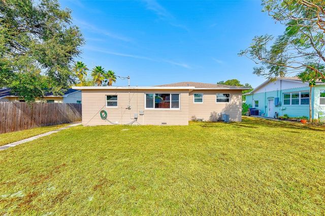 5272 48TH TERRACE N, St Petersburg, FL 33709