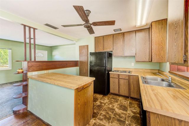 5272 48TH TERRACE N, St Petersburg, FL 33709