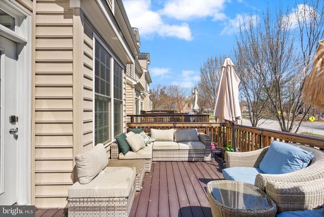 7897 CARBONDALE WAY, Springfield, VA 22153