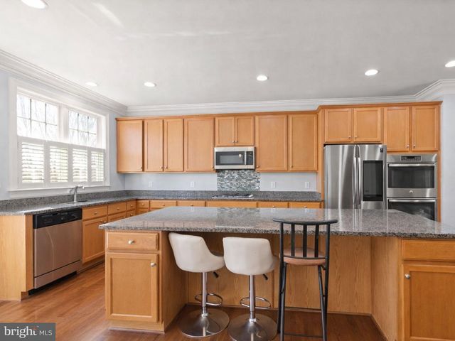 7897 CARBONDALE WAY, Springfield, VA 22153