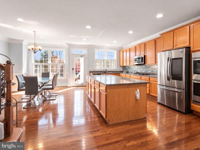 7897 CARBONDALE WAY, Springfield, VA 22153