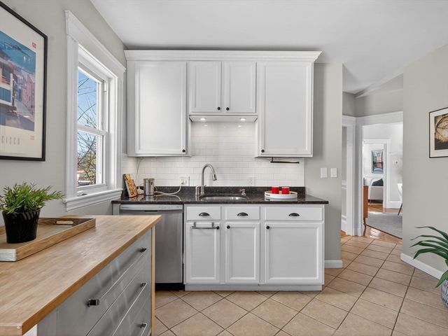 141 South St 2, Boston, MA 02130