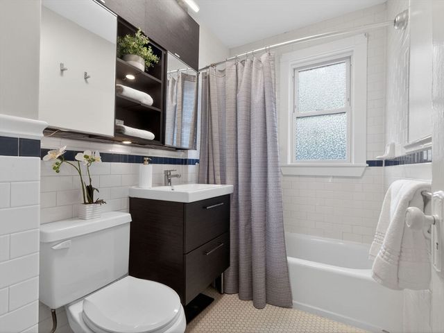 141 South St 2, Boston, MA 02130