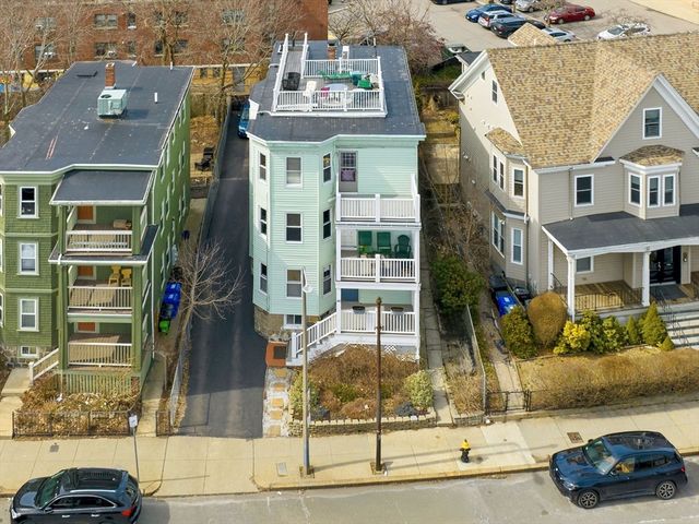 141 South St 2, Boston, MA 02130