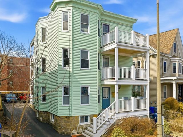141 South St 2, Boston, MA 02130