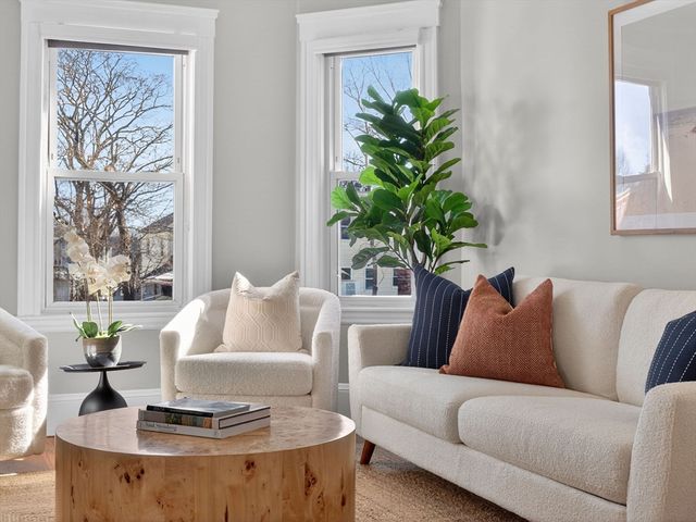 141 South St 2, Boston, MA 02130