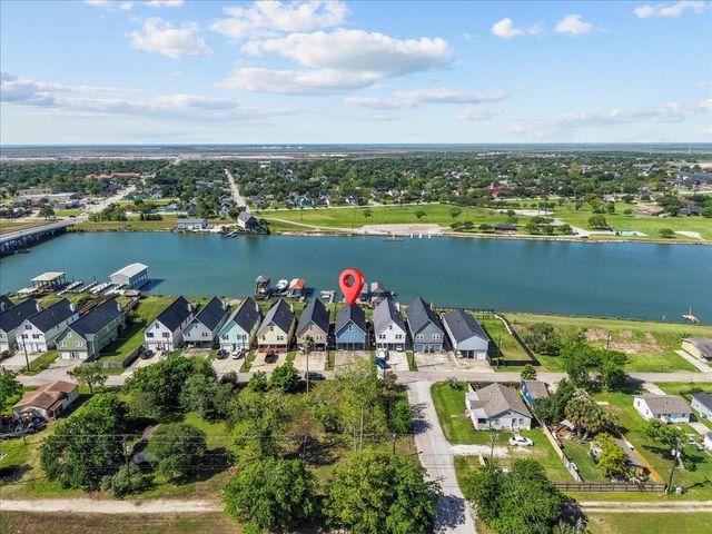 209 S Front Street, Freeport, TX 77541