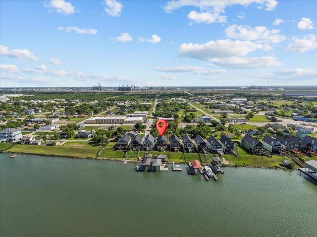 209 S Front Street, Freeport, TX 77541