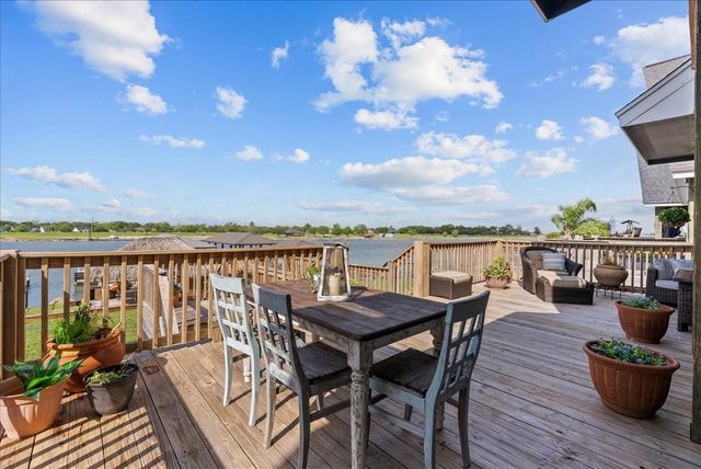 209 S Front Street, Freeport, TX 77541
